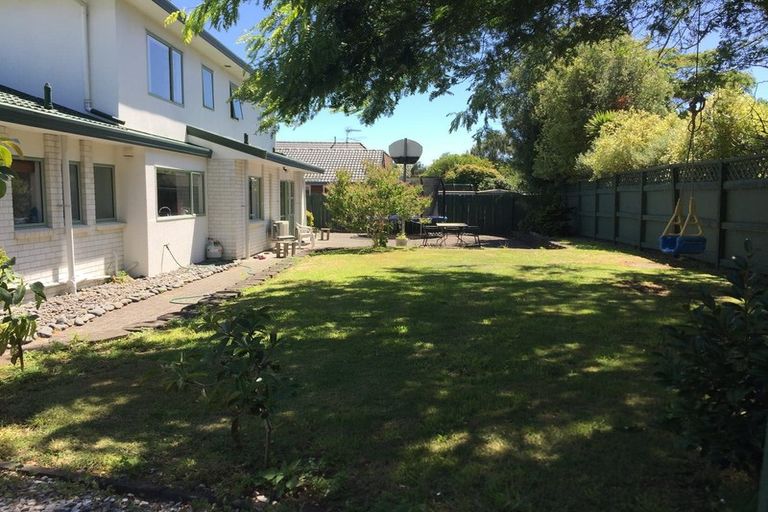 Photo of property in 16 Cumbrian Place, Conifer Grove, Takanini, 2112