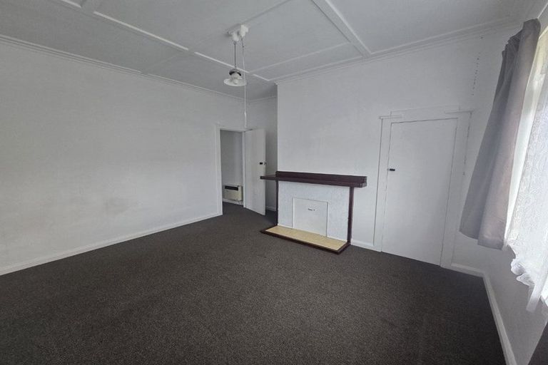 Photo of property in 2 Cambridge Street, Gonville, Whanganui, 4501
