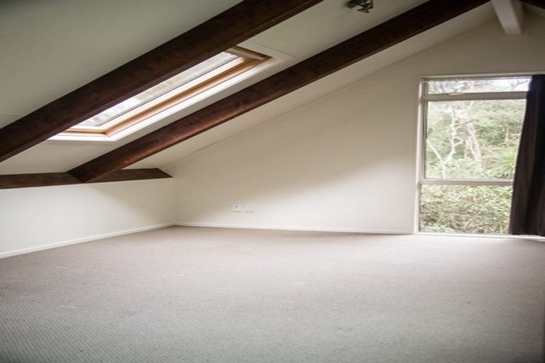 Photo of property in 28a Brunton Place, Glenfield, Auckland, 0629