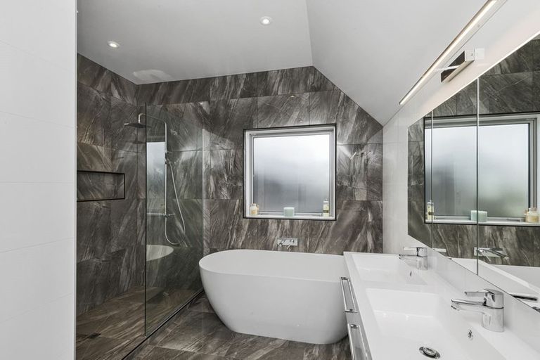 Photo of property in 53 Kotare Street, Fendalton, Christchurch, 8041