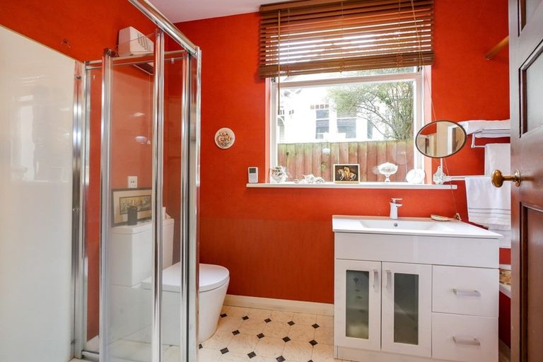 Photo of property in 22 Valpy Street, Saint Clair, Dunedin, 9012