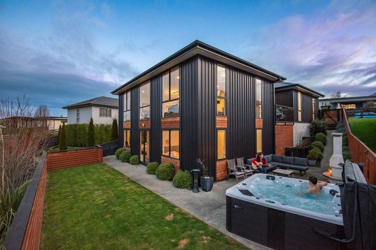 Photo of property in 25 Grandvista Drive, Green Island, Dunedin, 9018