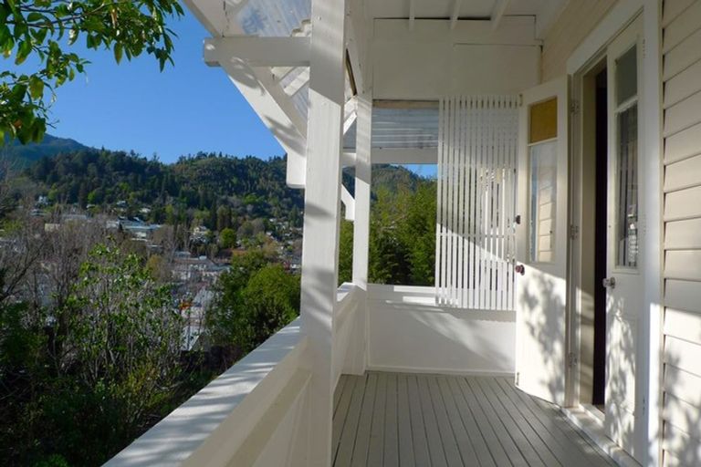 Photo of property in 25 Wellington Street, Nelson South, Nelson, 7010