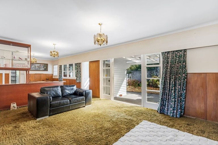 Photo of property in 21 Saint Leonards Road, Kelston, Auckland, 0602
