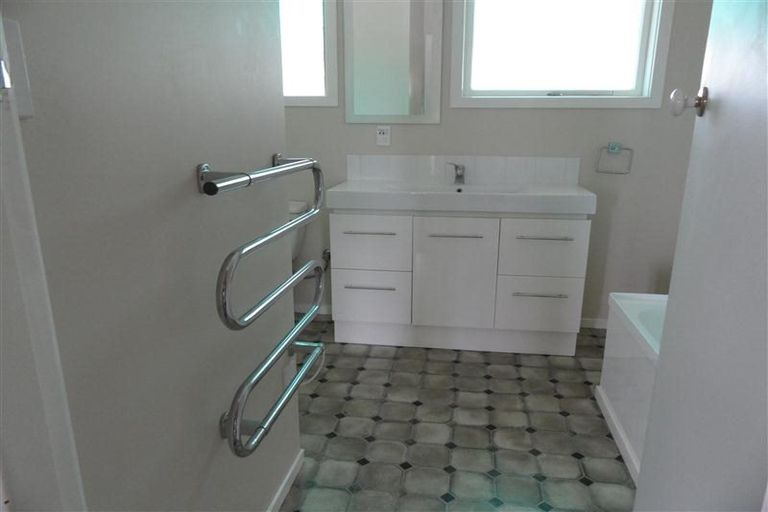 Photo of property in 11 Hilltop Avenue, Morningside, Whangarei, 0110