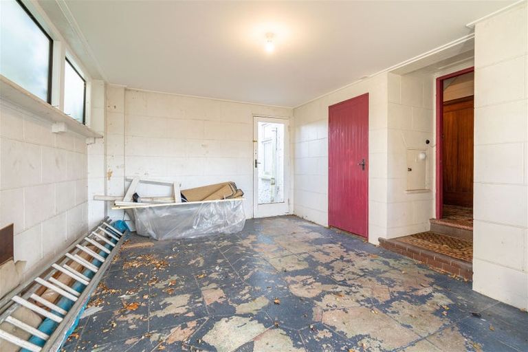 Photo of property in 61 Eglinton Road, The Glen, Dunedin, 9011