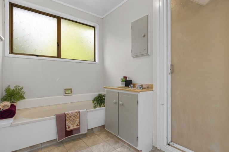 Photo of property in 17 Matipo Crescent, Pukete, Hamilton, 3200