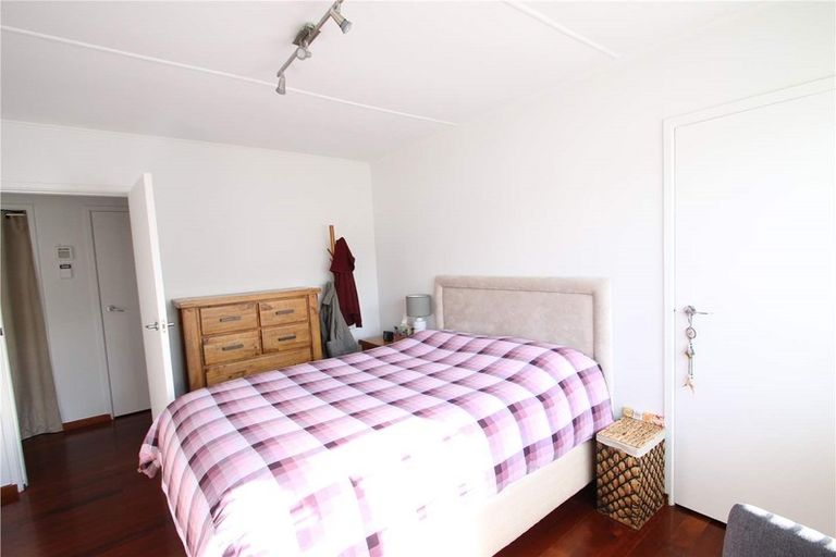 Photo of property in 8 Tuata Street, One Tree Hill, Auckland, 1061