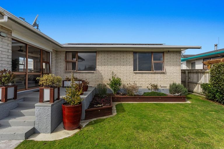 Photo of property in 11 Matipo Place, Edgecumbe, 3120