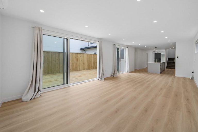 Photo of property in 1/5 Tawa Terrace, Tawa, Wellington, 5028