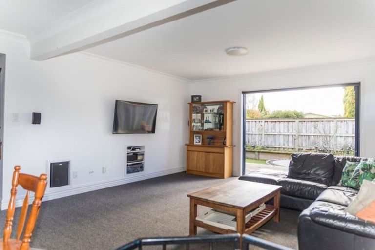 Photo of property in 19 Smith Street, Dannevirke, 4930