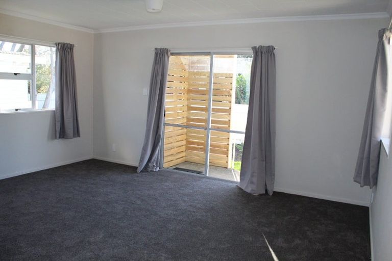 Photo of property in 5 Sutherland Crescent, Westbrook, Palmerston North, 4412