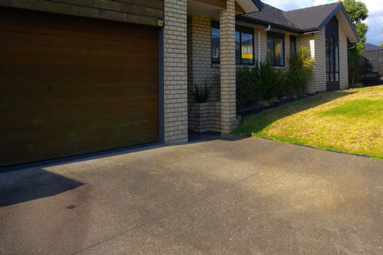 Photo of property in 64 Crossandra Drive, Mangere, Auckland, 2022
