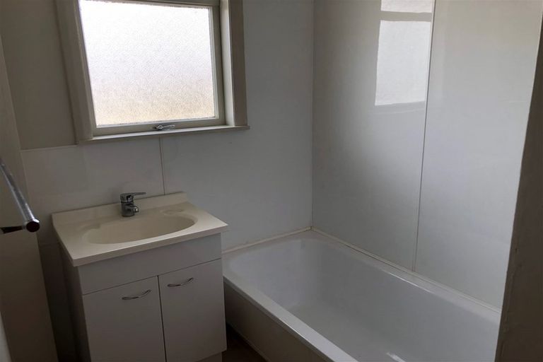 Photo of property in 12 Churchill Crescent, Tawhero, Whanganui, 4501