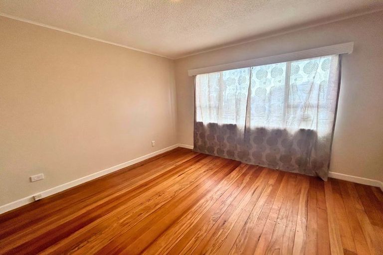 Photo of property in 20 Armagh Road, Blockhouse Bay, Auckland, 0600
