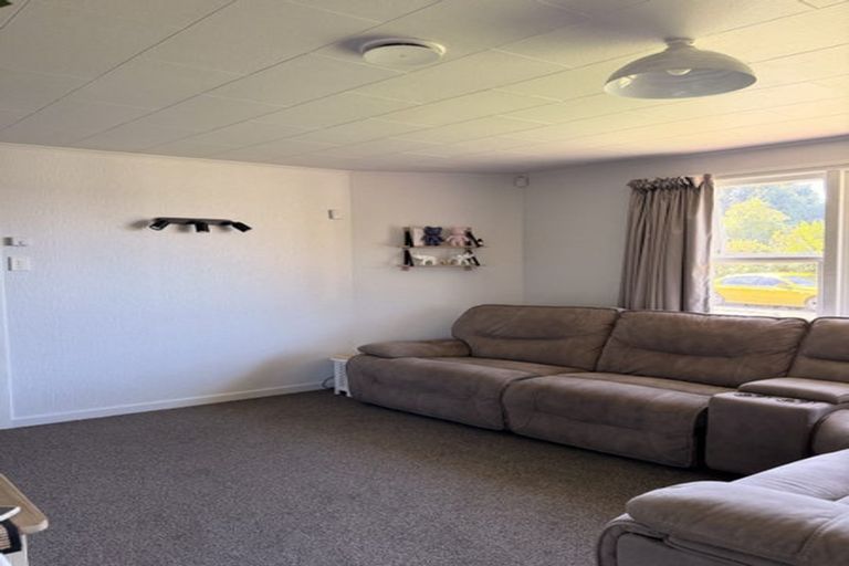 Photo of property in 25 Cumnock Street, Wallacetown, 9816