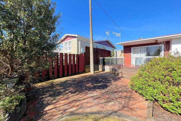 Photo of property in 15 Lewis Street, Glenview, Hamilton, 3206