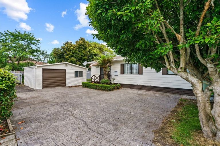 Photo of property in 2/24 Edinburgh Avenue, Rosehill, Papakura, 2113