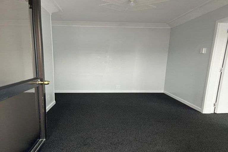 Photo of property in 9 Manapouri Street, Strathern, Invercargill, 9812