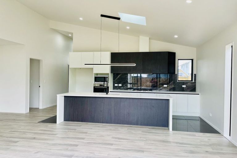 Photo of property in 17 Cronshaw Road, Karaka, Papakura, 2113