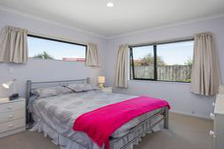 Photo of property in Rangeview Villas, 41/9 Fuller Close, Levin, 5510