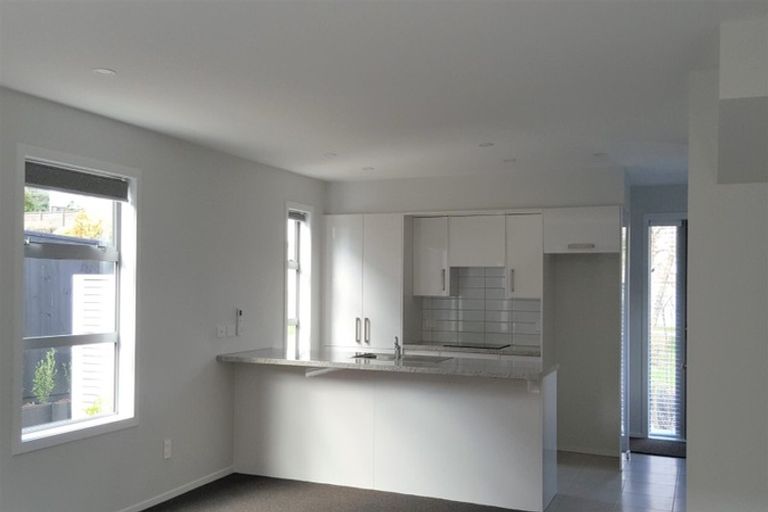 Photo of property in 27a Ranui Terrace, Tawa, Wellington, 5028