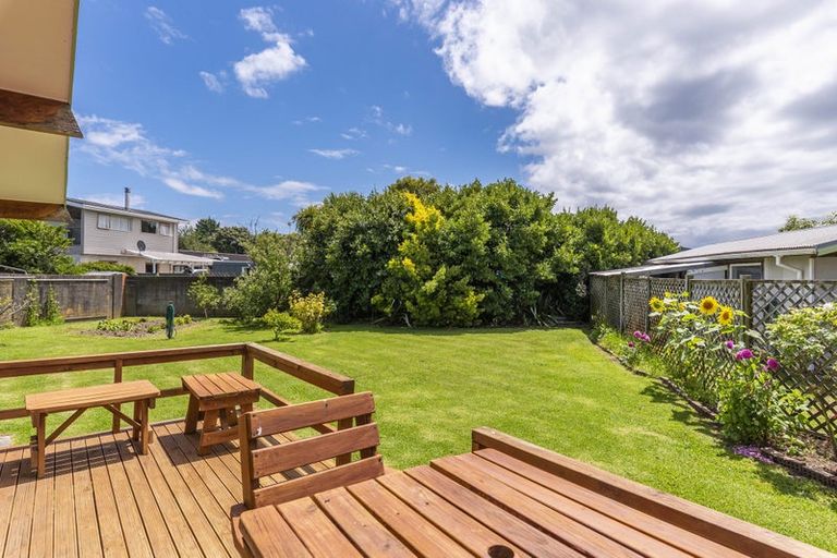 Photo of property in 33 Francis Road, Paraparaumu Beach, Paraparaumu, 5032
