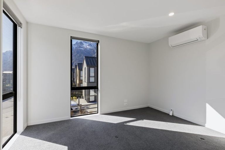 Photo of property in 33 Mulholland Drive, Jacks Point, 9371