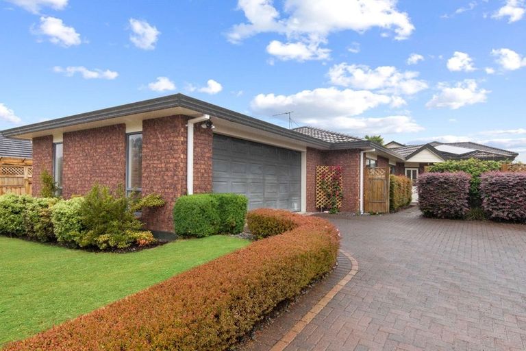 Photo of property in 9 Heaphy Place, Pukehangi, Rotorua, 3015