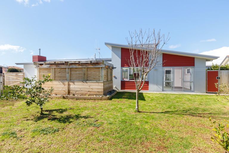 Photo of property in 16 Coral Drive, Papamoa Beach, Papamoa, 3118
