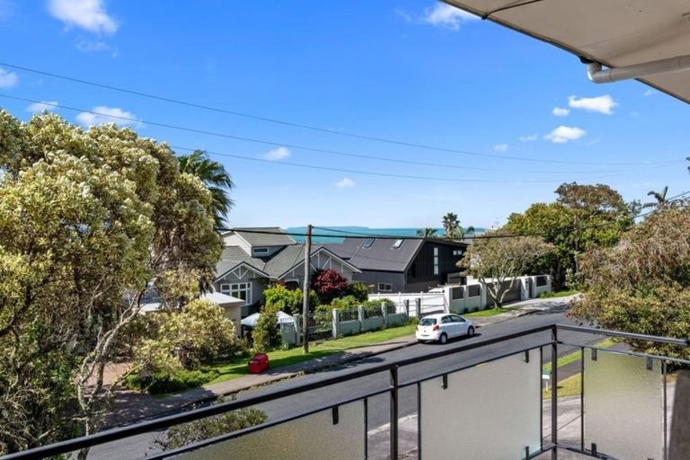 Photo of property in 1/140 Churchill Road, Rothesay Bay, Auckland, 0630