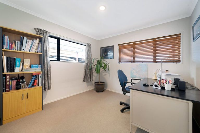 Photo of property in 37a Willerton Avenue, New Lynn, Auckland, 0600