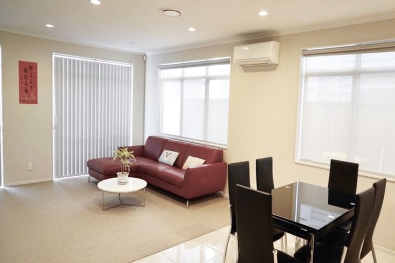 Photo of property in 100 Flat Bush School Road, Flat Bush, Auckland, 2019