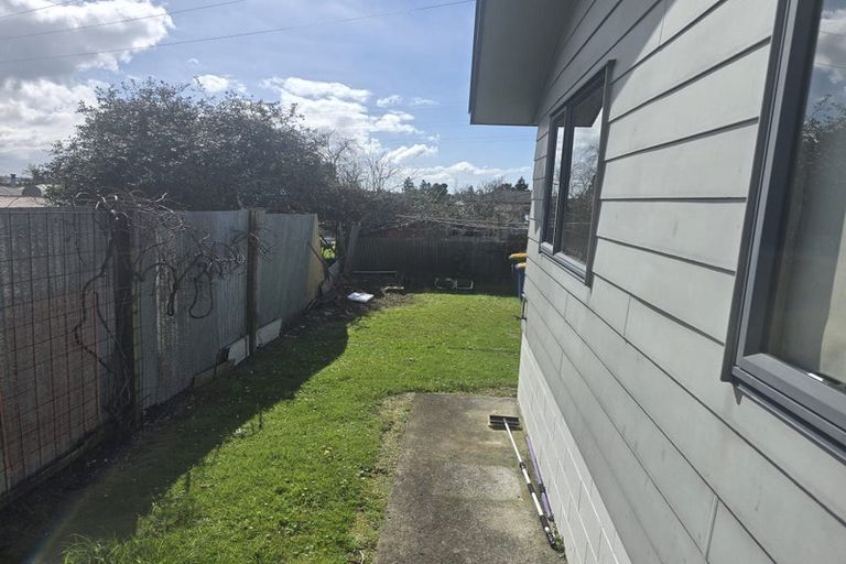 Photo of property in 85 Cobham Crescent, Kelston, Auckland, 0602