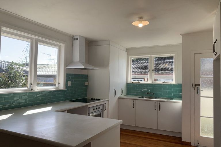 Photo of property in 50 Edmonton Road, Henderson, Auckland, 0612