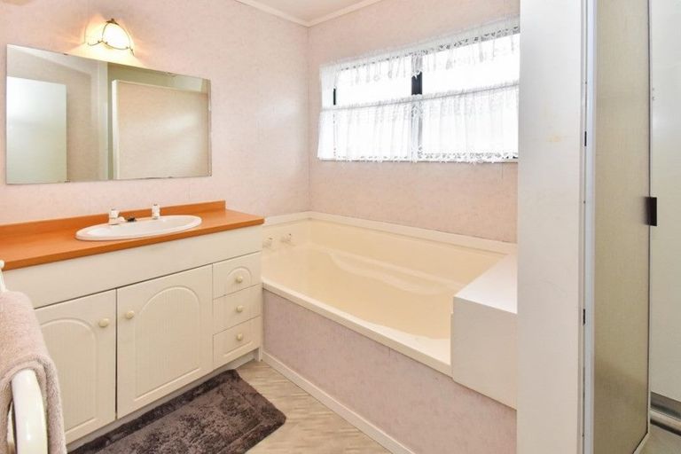 Photo of property in 2/58 Hoteo Avenue, Papatoetoe, Auckland, 2025