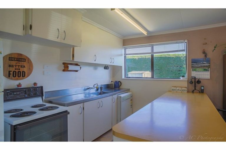 Photo of property in 5 Main Road, Pleasant Point, 7903