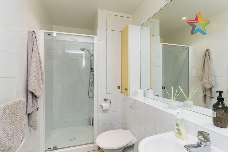 Photo of property in Kelvin House, 1d/16 The Terrace, Wellington Central, Wellington, 6011