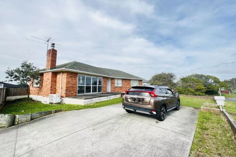 Photo of property in 68b Botany Road, Botany Downs, Auckland, 2010