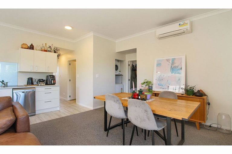 Photo of property in 162 Royal Road, Massey, Auckland, 0614