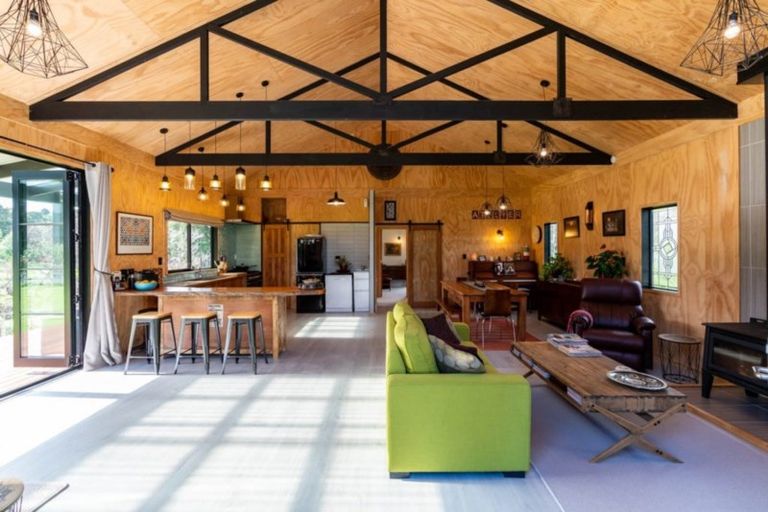 Photo of property in 22 Wairere Valley Road, Paparoa, 0571