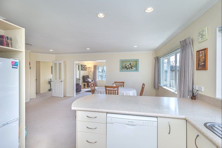 Photo of property in 68 Weraroa Road, Levin, 5510