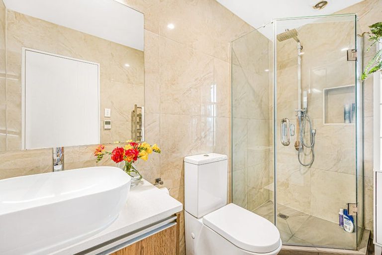 Photo of property in 44 Boocock Crescent, Orewa, 0931