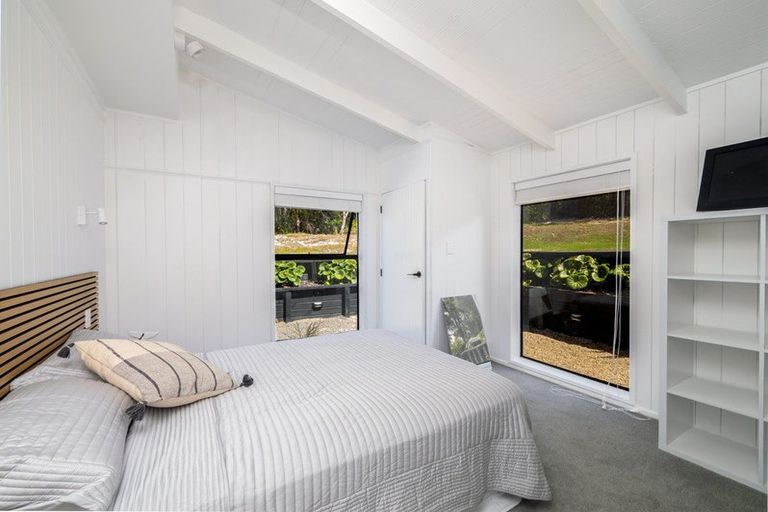 Photo of property in 77 Te Wahapu Road, Russell, 0272