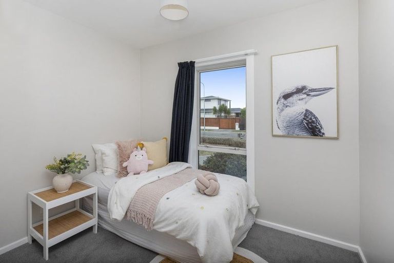 Photo of property in 12 Heathglen Avenue, Parklands, Christchurch, 8083