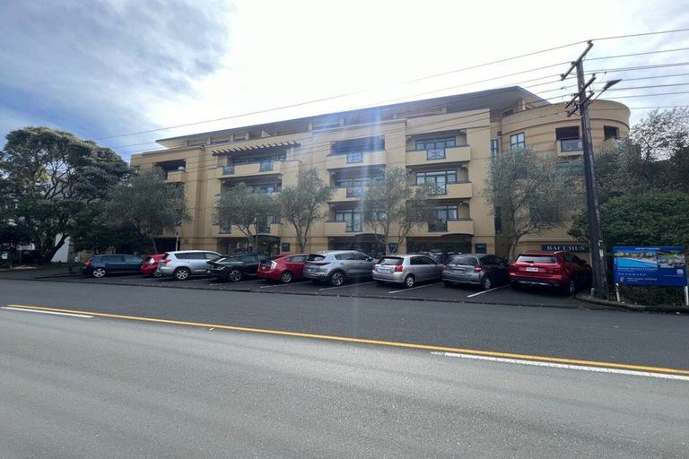 Photo of property in 2c/7-11 Bute Road, Browns Bay, Auckland, 0630