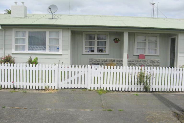 Photo of property in 2/15 Monckton Street, Feilding, 4702