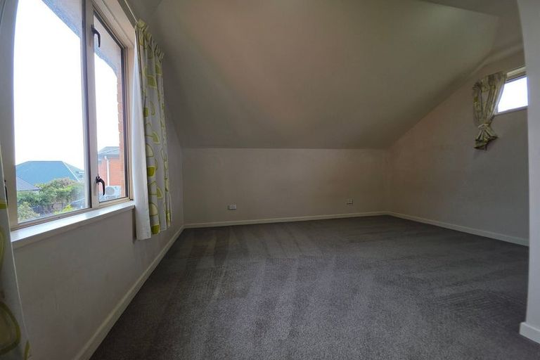 Photo of property in 135a Memorial Avenue, Burnside, Christchurch, 8053