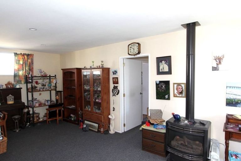 Photo of property in 33 Donnington Street, Parklands, Christchurch, 8083