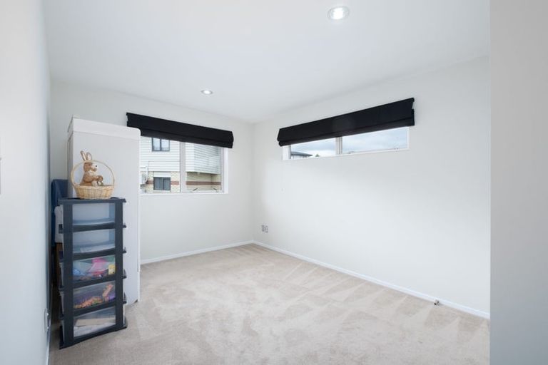 Photo of property in 140 Keri Vista Rise, Papakura, 2110